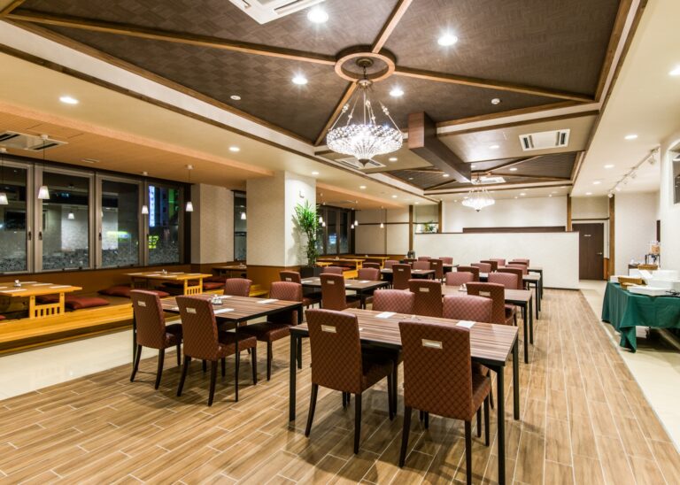 010　１階レストラン